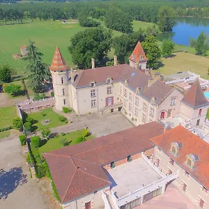 *** Couette-café Château De Lastours France